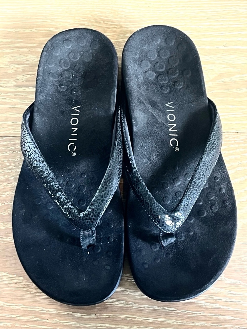 Vionic Dillon Flip Flops Black Shimmer Leopard Print Orthotic Sandals Sz 9